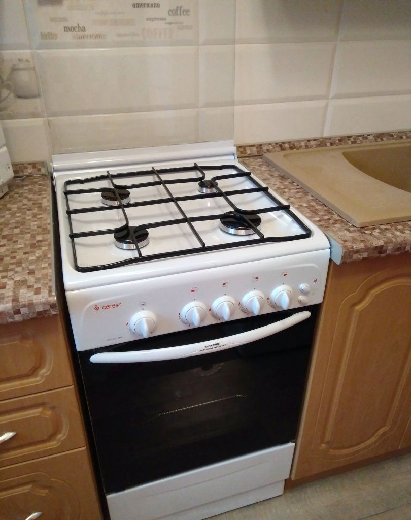 Продам газовую плиту Гефест