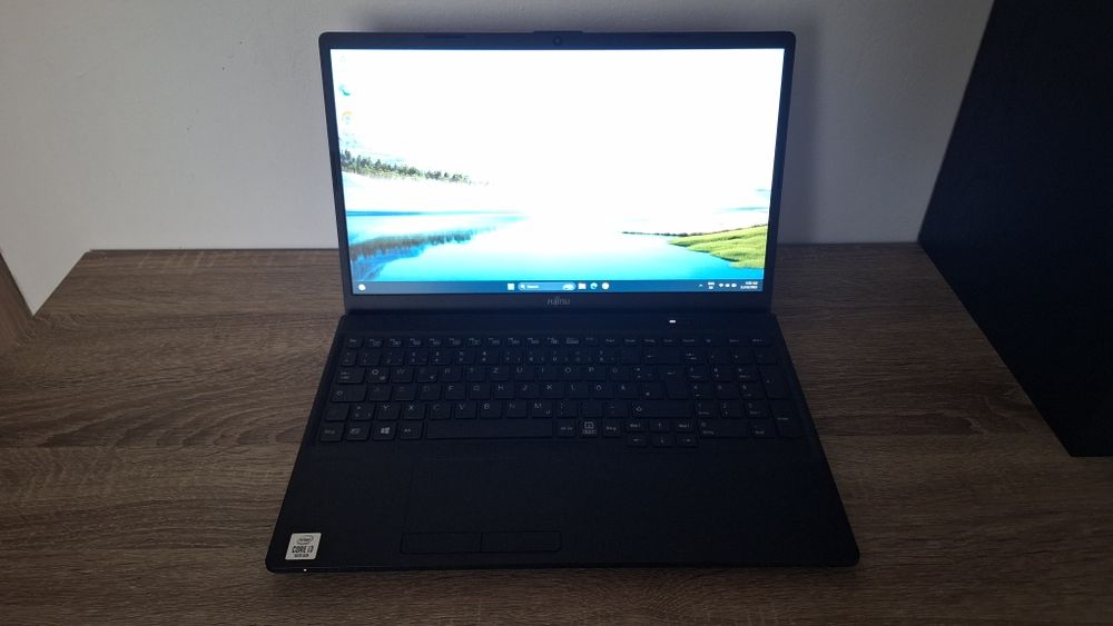 Fujitsu Lifebook A3150-I3 10th, 8Gb ram, 256Gb m.2