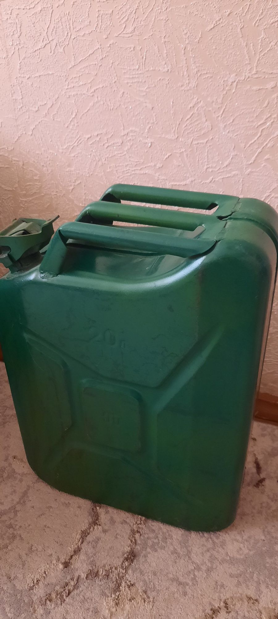 Продаётся канистра на 20л.СССР.