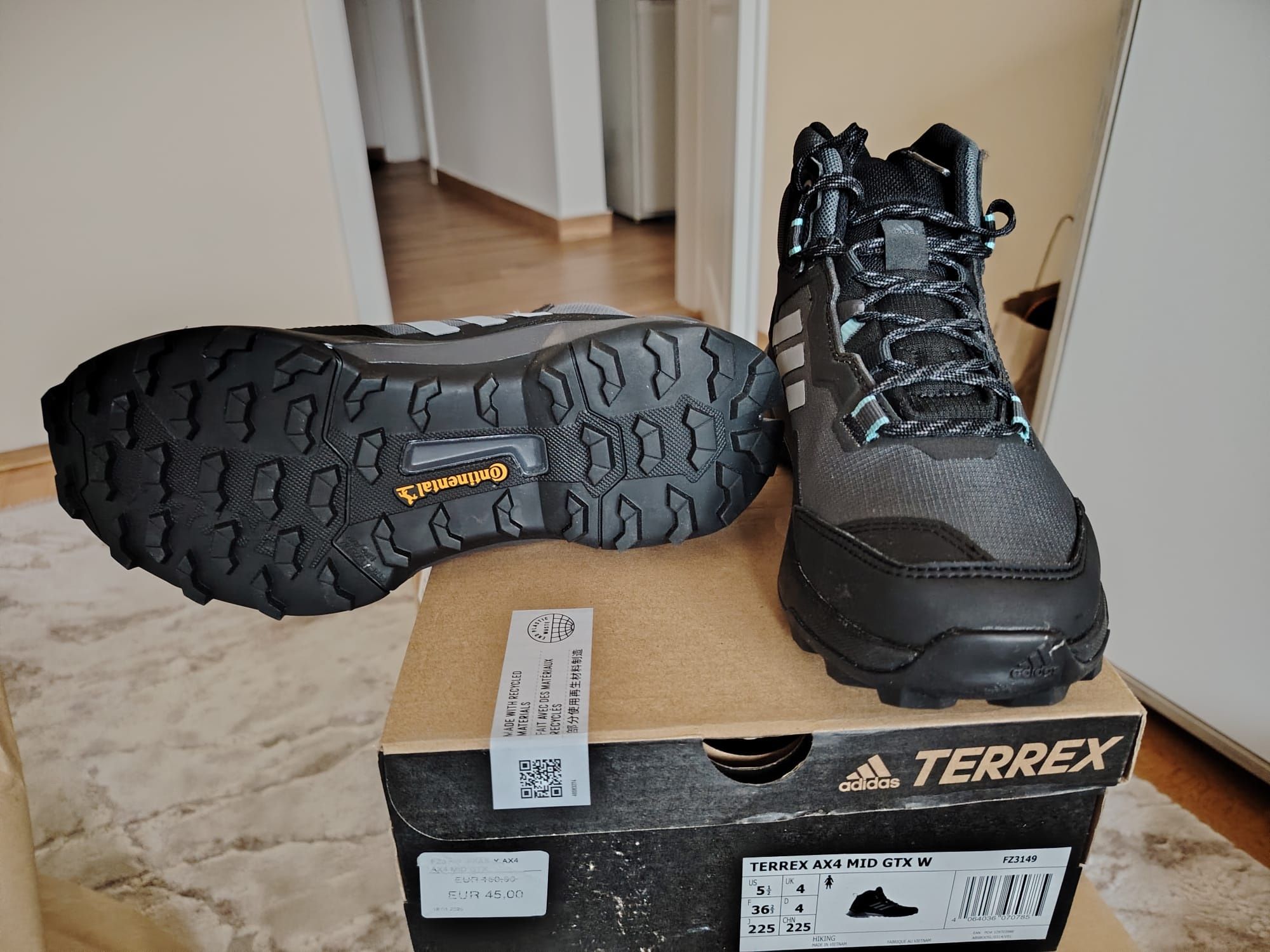 Bocanci Adidas goretex Nr 36.5 și 38