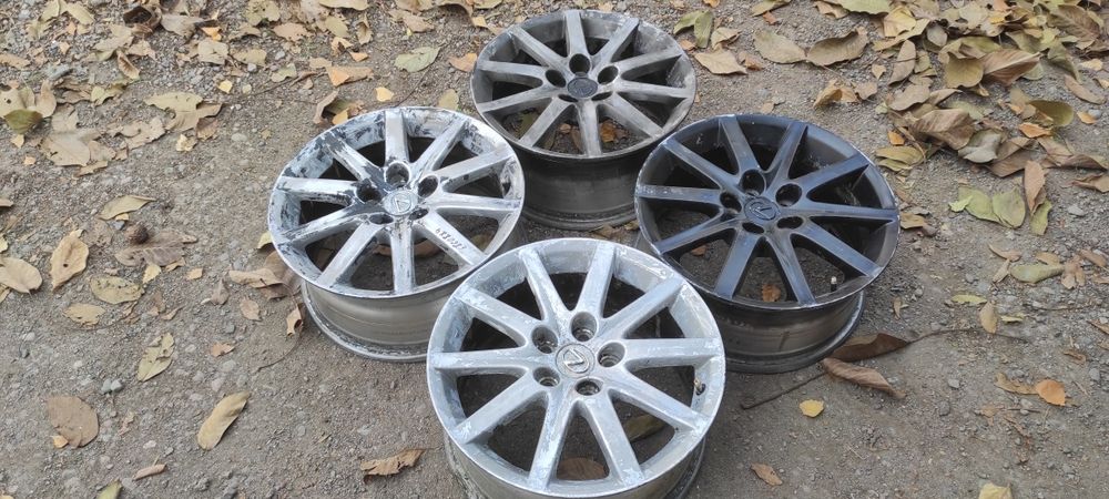 Комплект оригинальных дисков R17. Toyota. Lexus. Gs