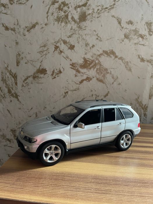 BMW X5, BMW 7 Series Kyosho Мащаб 1:18 Модели от метал