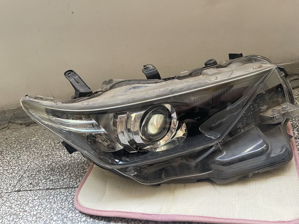 Фар за Toyota Auris 2 2013-