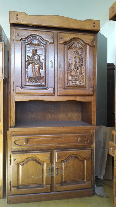 Mobila din lemn masiv