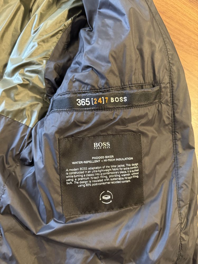 Мъжко ОРИГИНАЛНО преходно яке BOSS