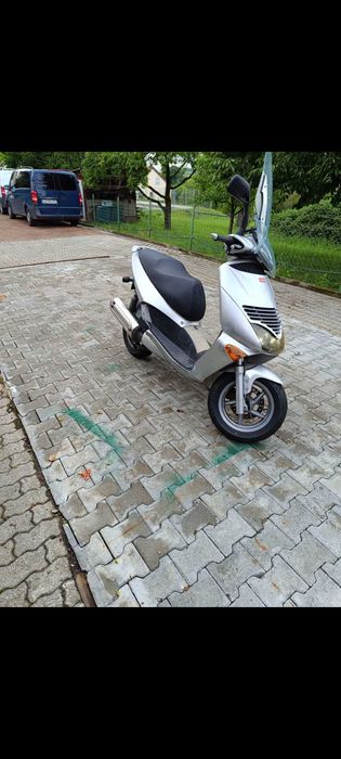Schimb Aprilia sr50 sau Leonardo cu Yamaha Aerox