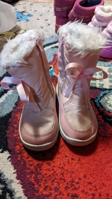 Продам сапожки для девочки