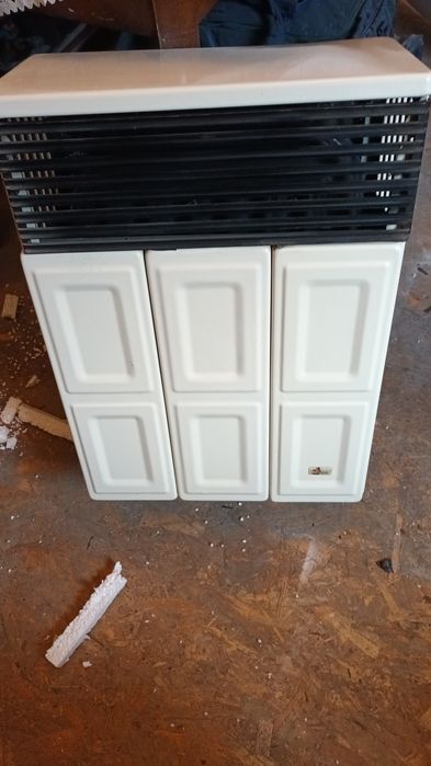 Convectoare pe gaze Lampart LB 20 La Coș Horn stare foarte bună.