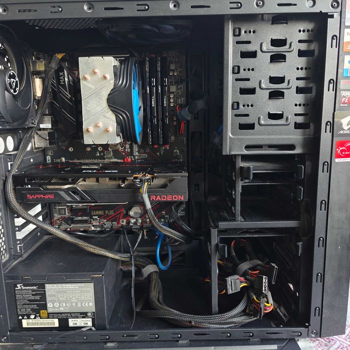 PC gaming Ryzen 5 3600, RX6650XT GPU, 32GB RAM 3200Mhz, sursa Seasonic
