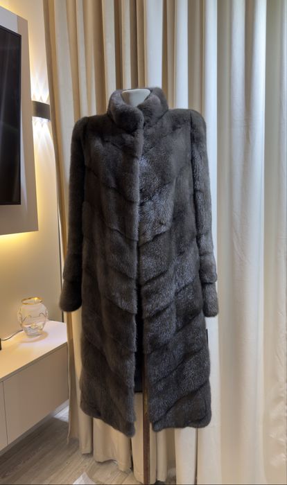 Новая норковая шуба  цвет фисташка 50-52р