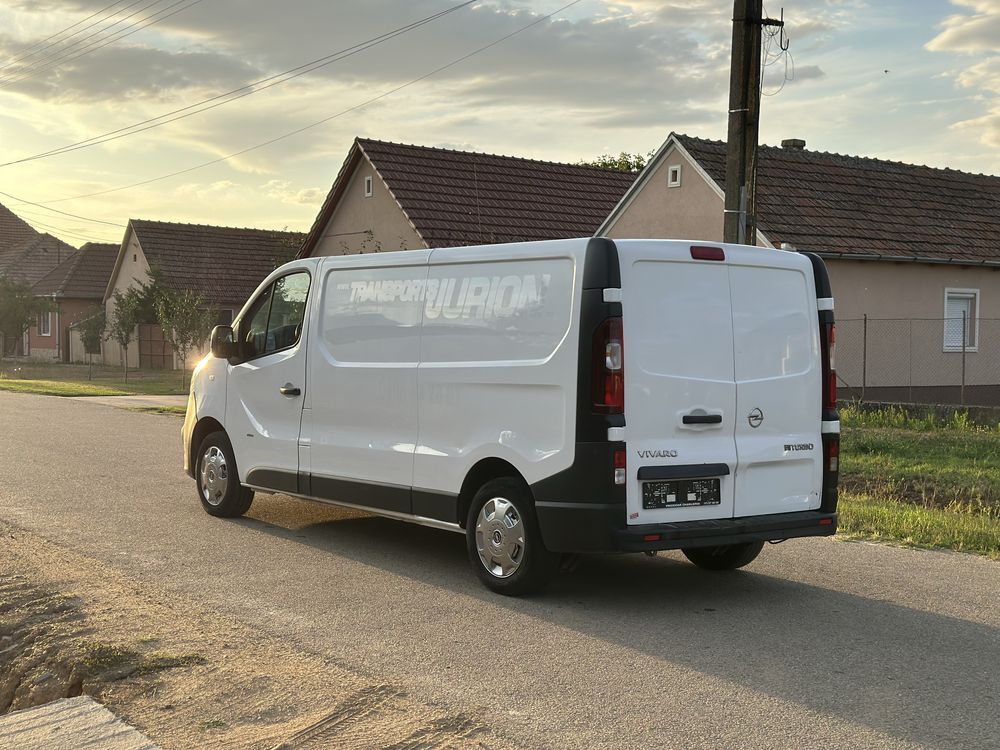 Opel Vivaro - 1.6 CDTI BiTurbo, An 2017, 3 locuri, 250.000km, Clima