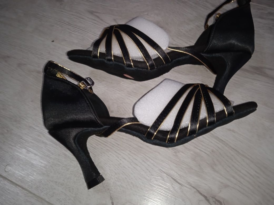 Нови обувки за латино танци(танго,салса,бачата)