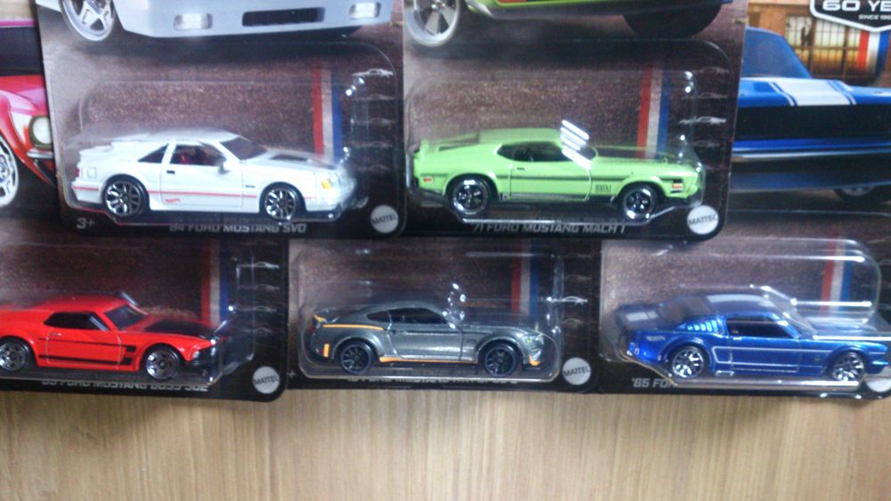 Hot Wheels Silver Series Mustang 60 Year Anniversary set Форд Мустанг