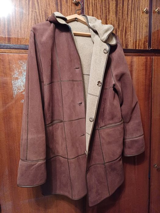 Продам женскую дублёнку , тонкую, легкую, в отличном  состоянии