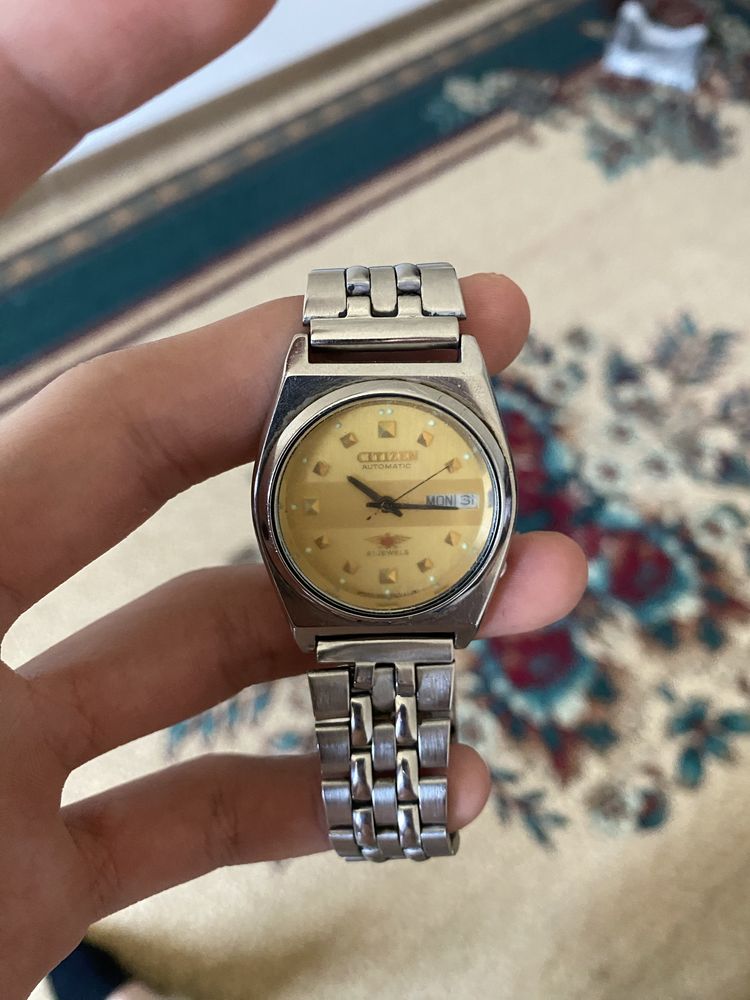 Часы от бренда Citizen