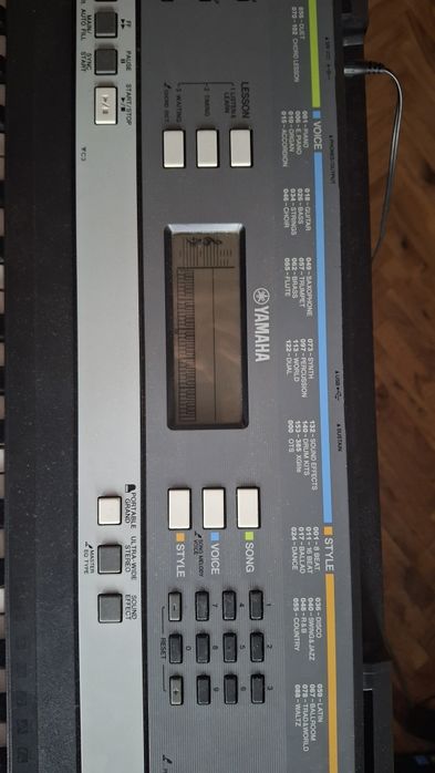 Синтезатор YAMAHA YPT-240