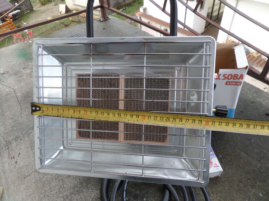 Incalzitor,soba,resou pe gaz cu suport, ceas de butelie, furtun, nou