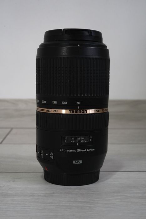 Canon 250d + китов обектив и Tamron 70-300mm