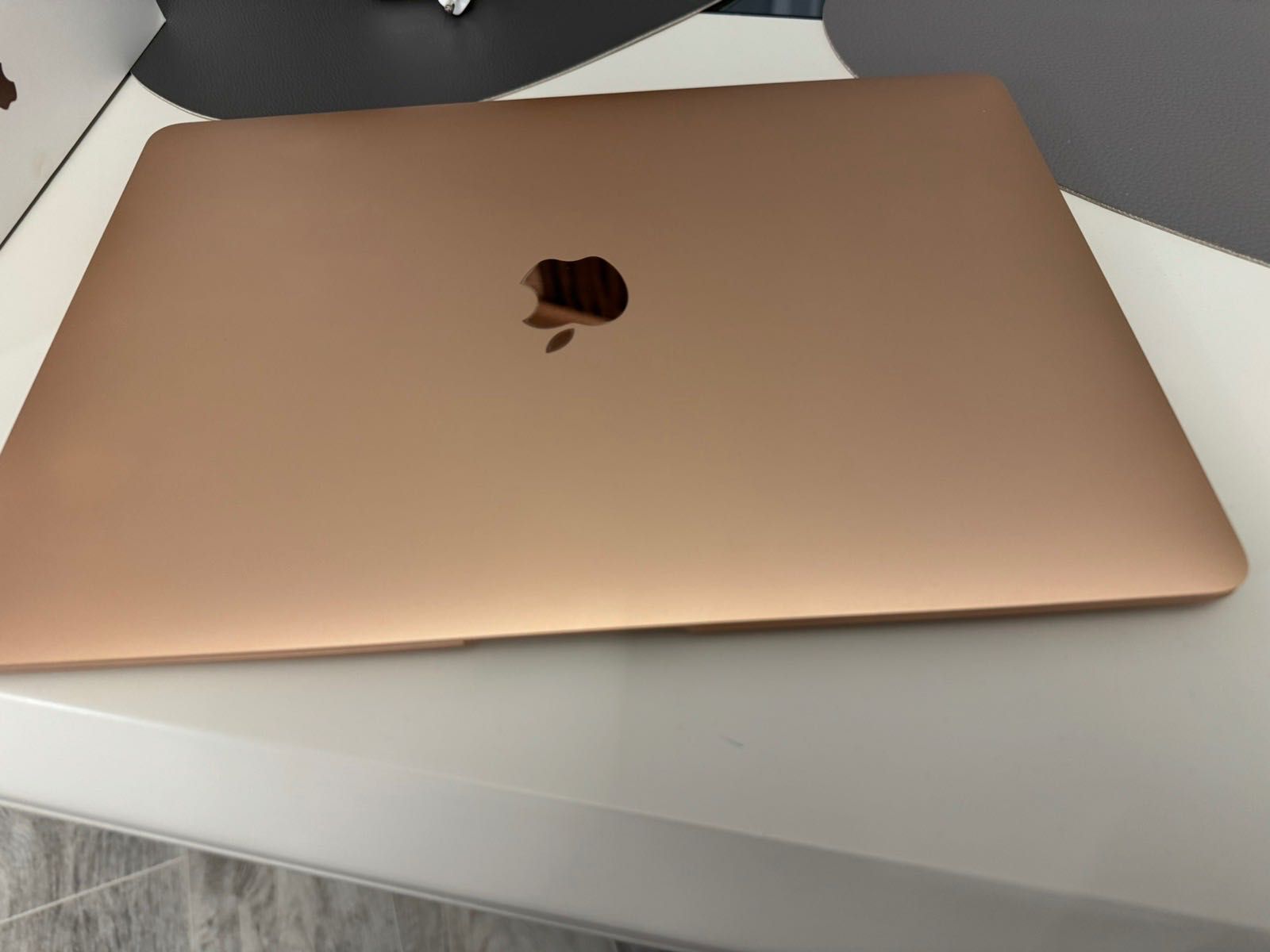 MacBook Air 13-inch 256gb ssd