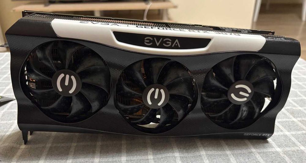 Видео карта EVGA GeForce RTX 3070 FTW3 ULTRA