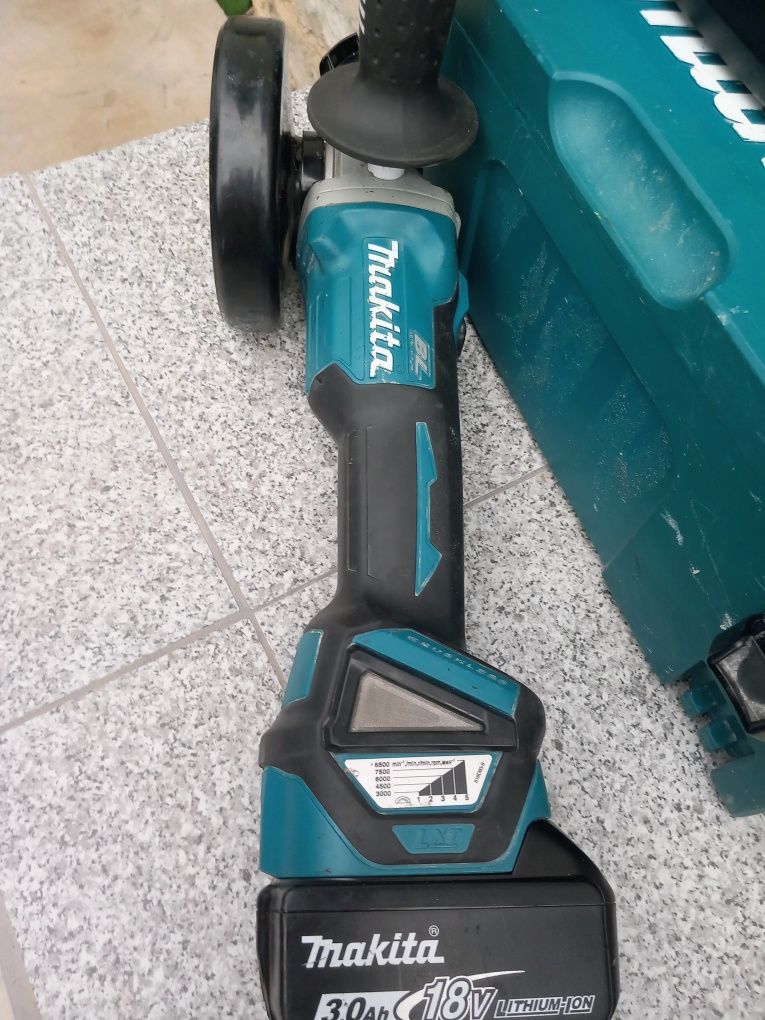 Makita DGA511 Ъглошлайф
