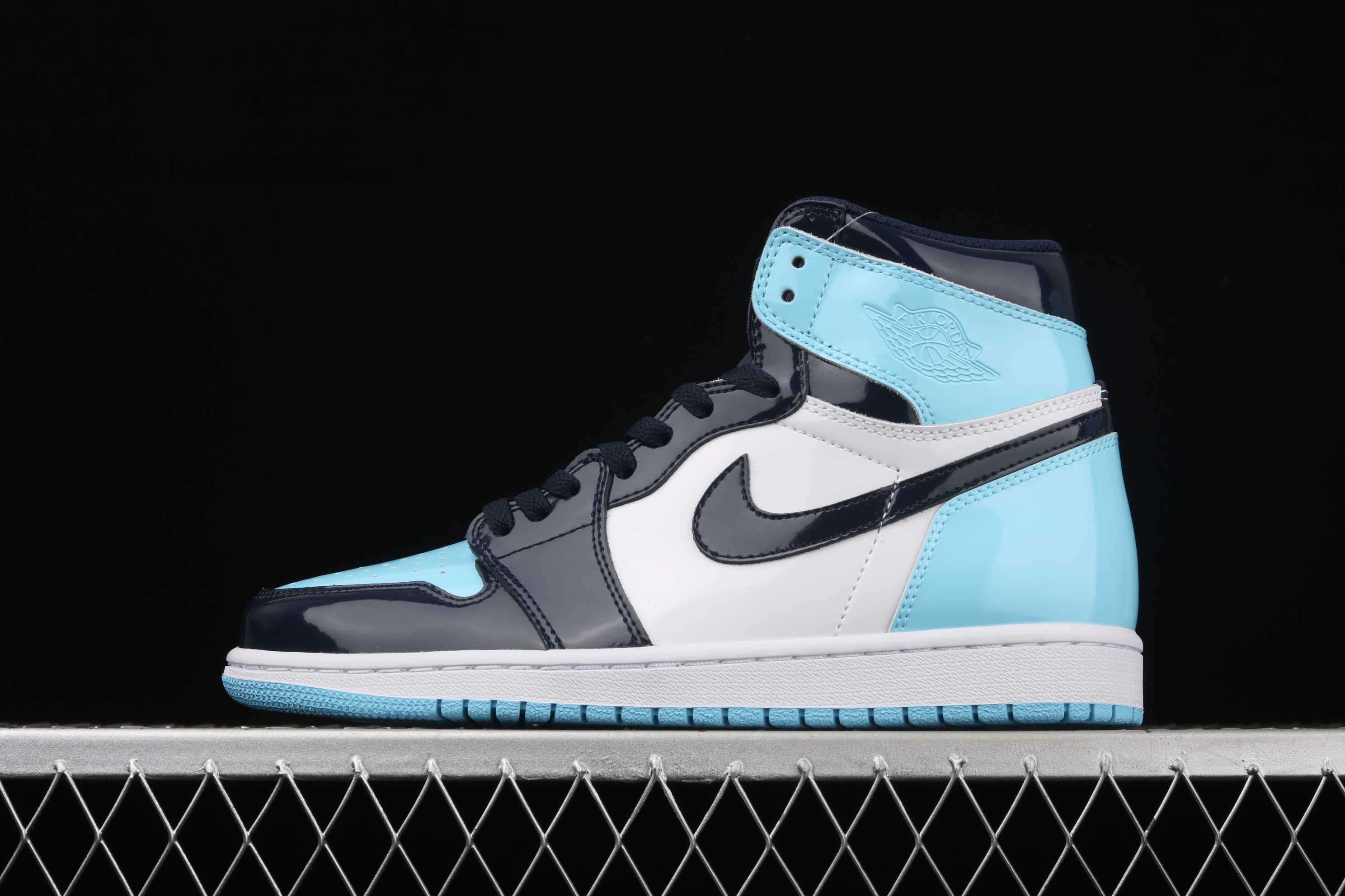 Nike Air Jordan 1 Retro High OG x Blue Chill