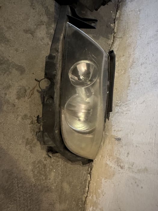 Фарове за бмв е90 е91 халоген bmw halogen farove