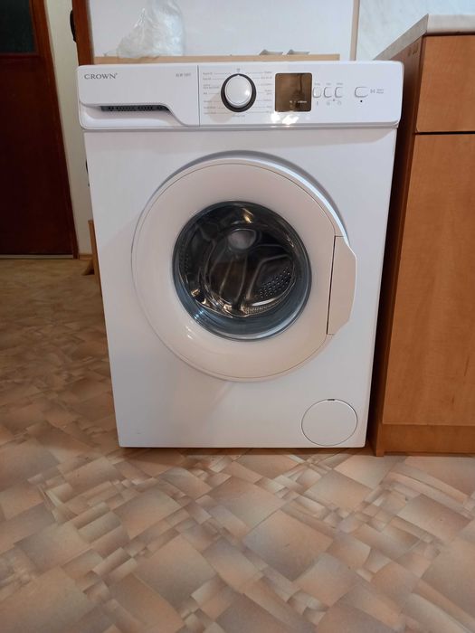 Пералня-гаранционна закупена м. април . Гаранцията е 36 м.