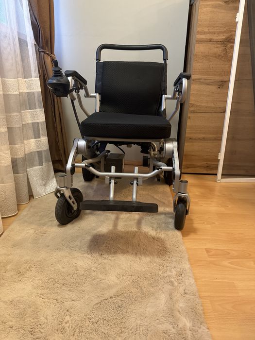 Scaun cu rotile, electric, pliabil