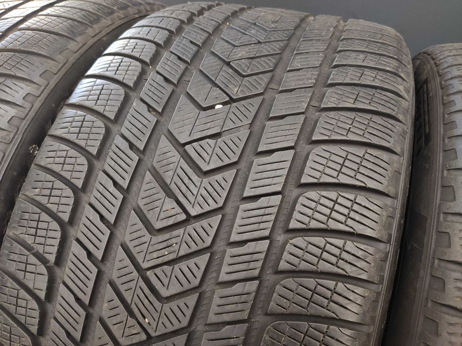 Зимни Гуми  Пакет 285 40 22 и 325 35 22 - Pirelli