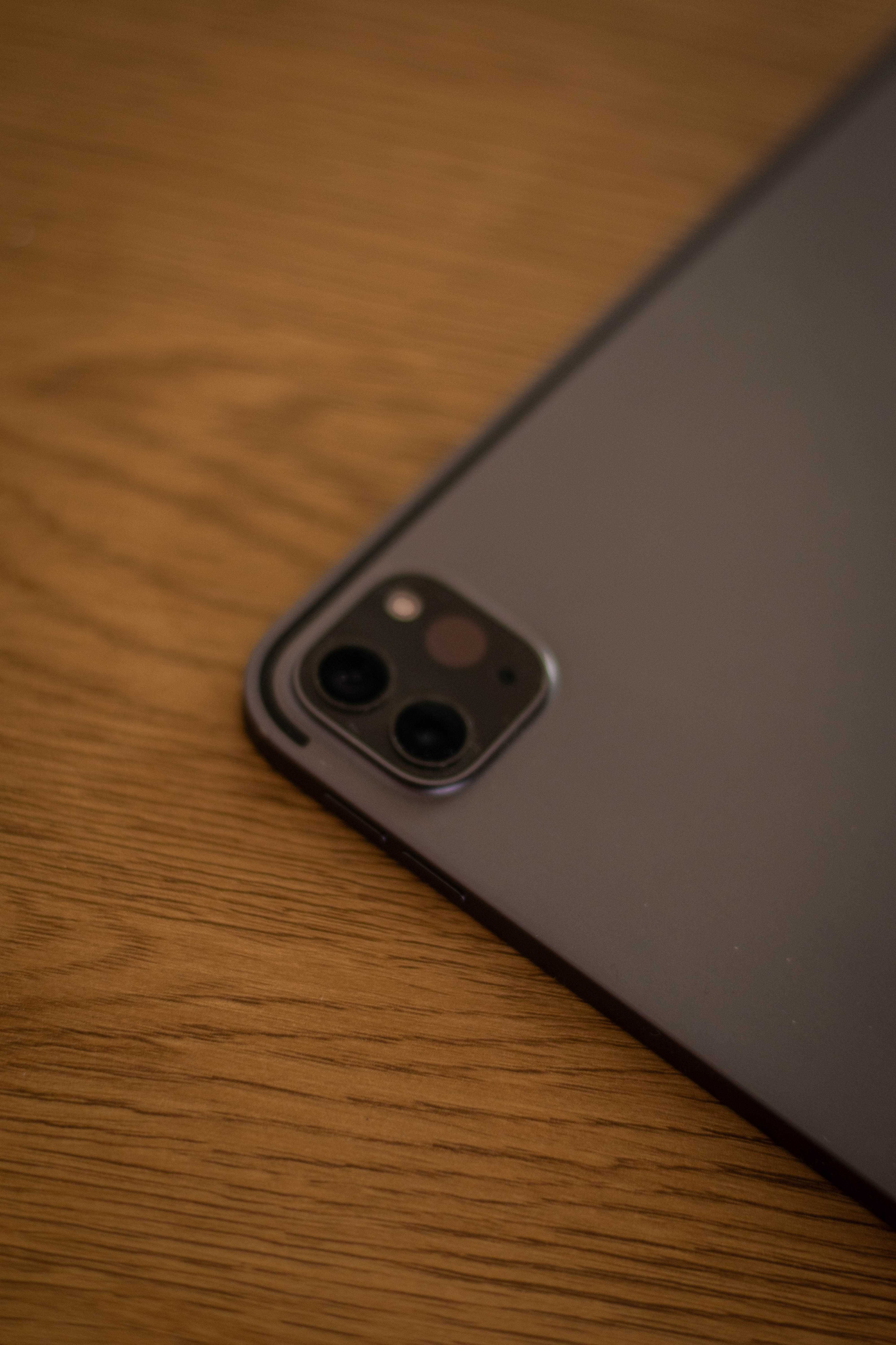 iPad Pro 11” (2nd Gen, 2020) – 128GB, Wi-Fi – Отлично състояние