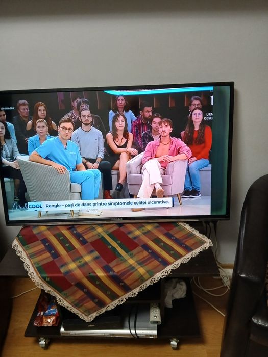 Vând TV smart marca Finlux de 49 inghi