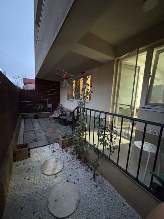 Apartament 3 camere cu terasa si 2 bai – parter