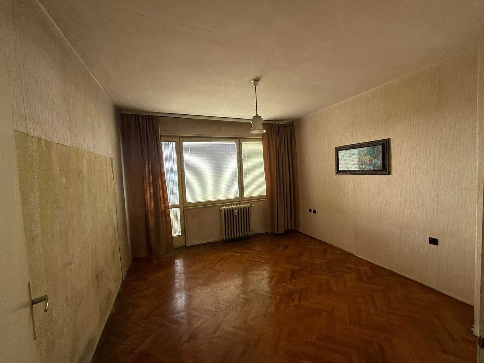 Двустаен 62 кв.м; 8 ет.; кв.Цветница