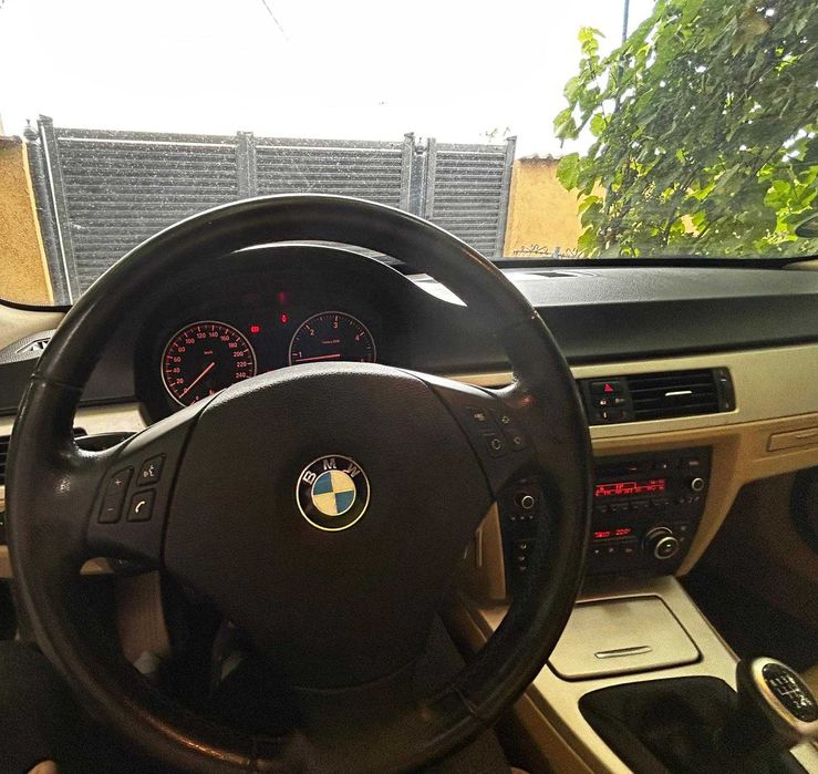 Vand BMW 316 D Anul de fabricatie 2011 PRET 4500 NEGOCIABIL