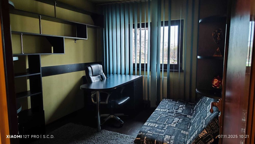 Închiriez apartament 3 camere