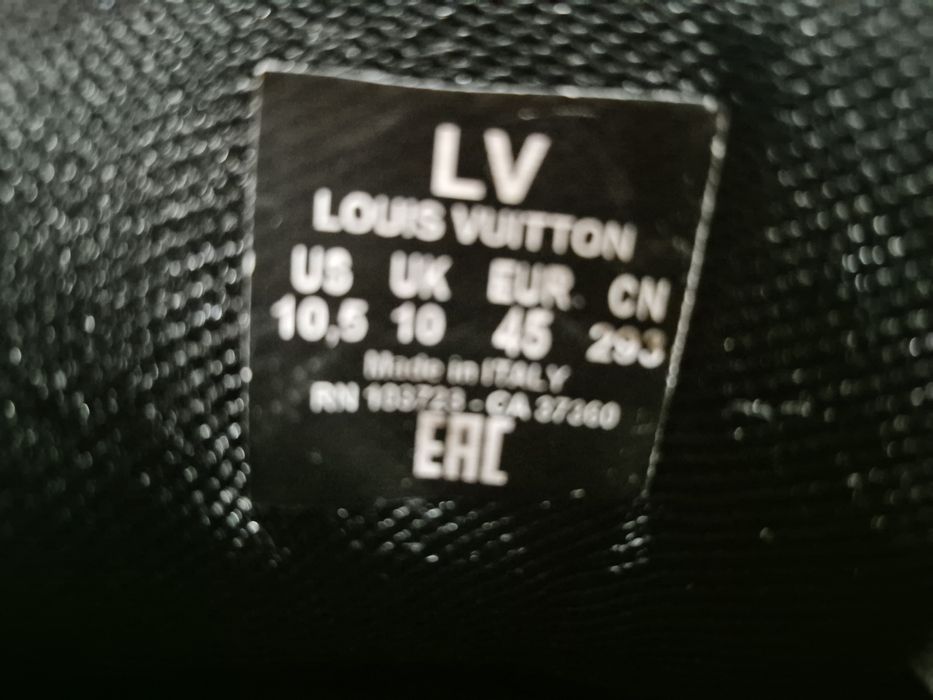 Adidași Louis Vuitton