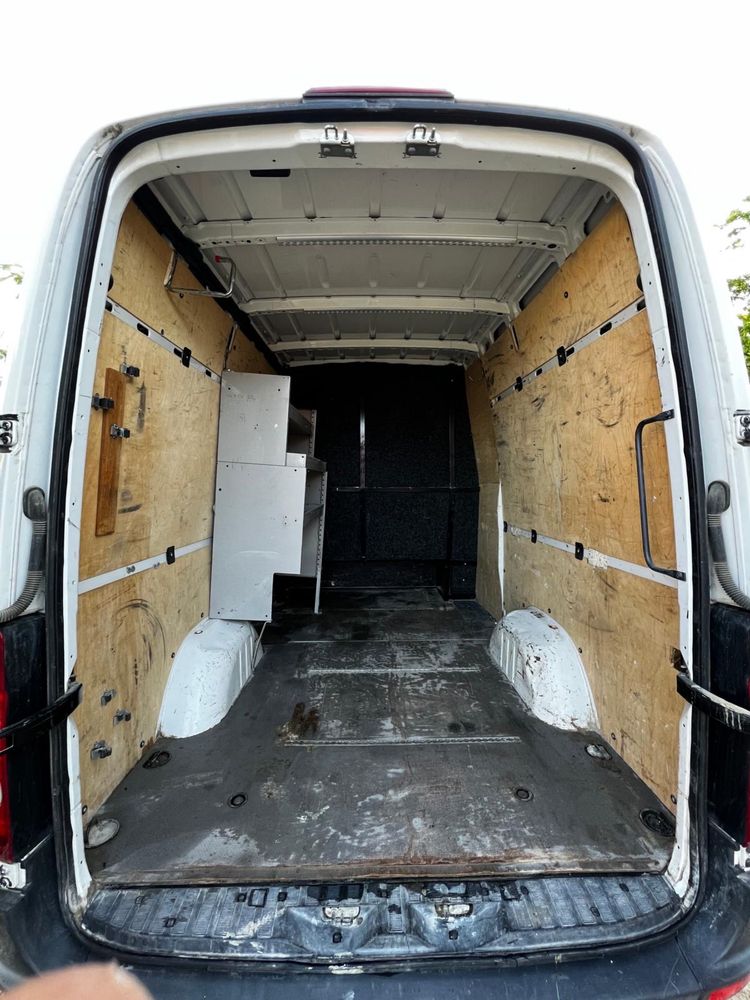 Vând VOLKSWAGEN CRAFTER, 2.0 TDI, 5+1 Locuri