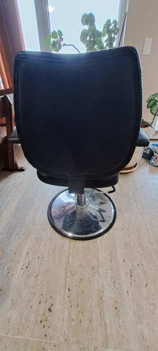 Професионален фризьорски стол