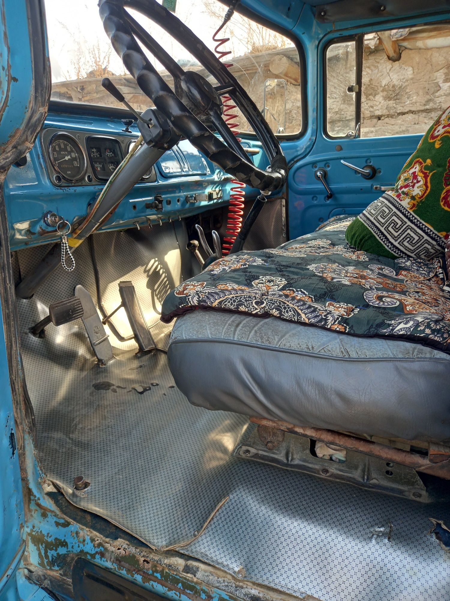 Zil  sotiladi  kelishilgan narxda