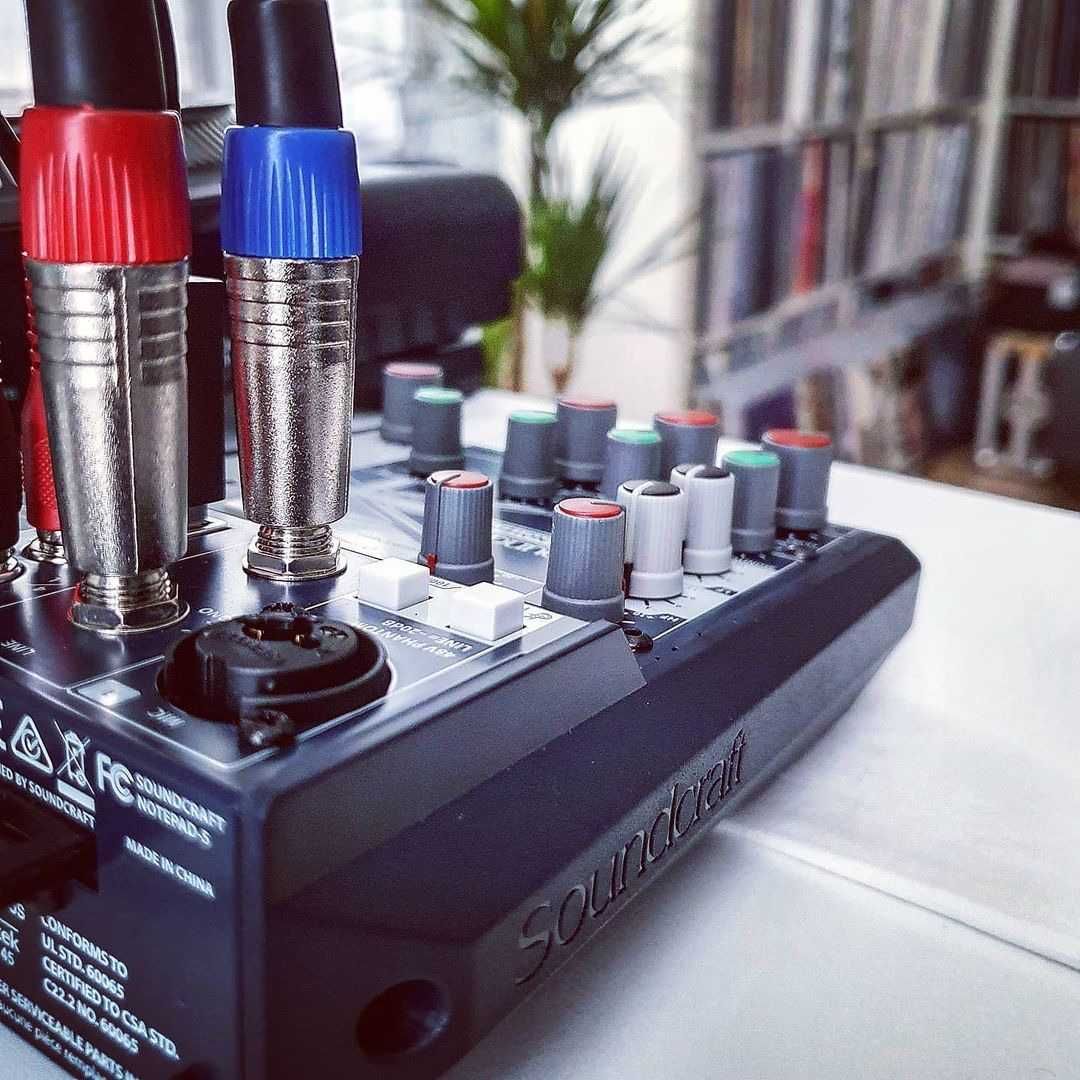 Микшерный пульт Soundcraft Notepad-8FX