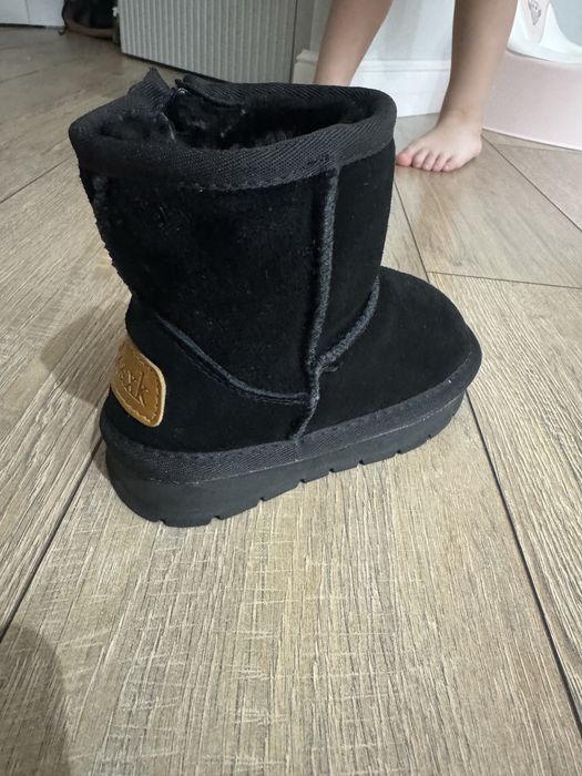 Продается 23 размер уги