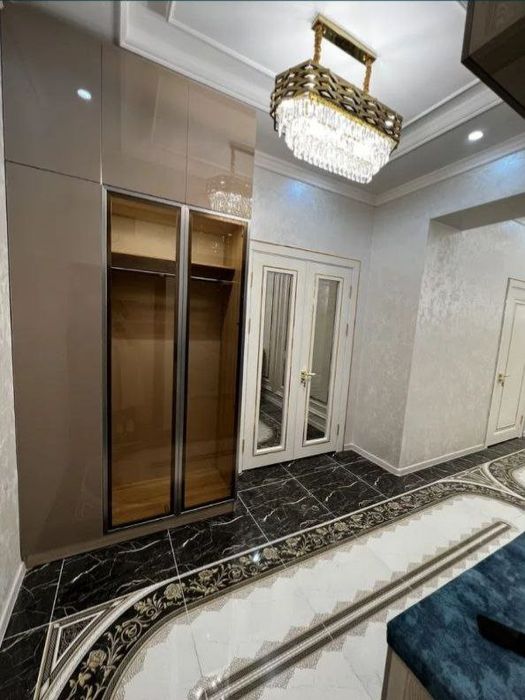 Квартира на целковской, продаю