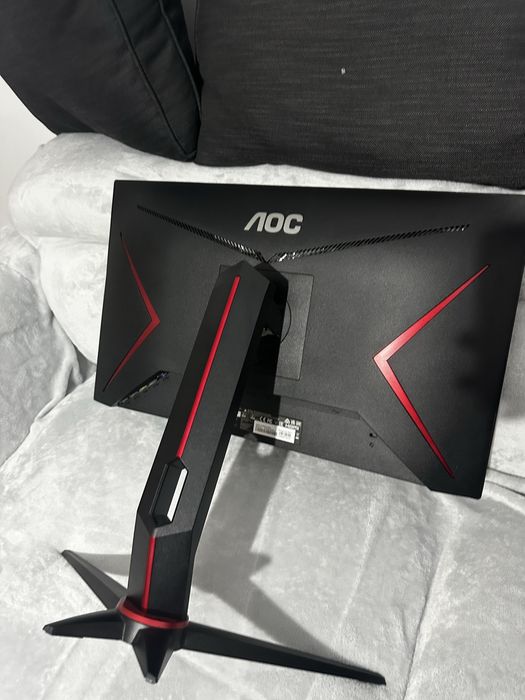 Vând monitor AOC 24G2U/BK, 23.8 inch, Full HD, 144Hz, gaming.