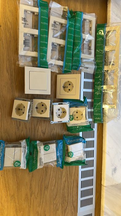 Schneider Atlas design бежевый