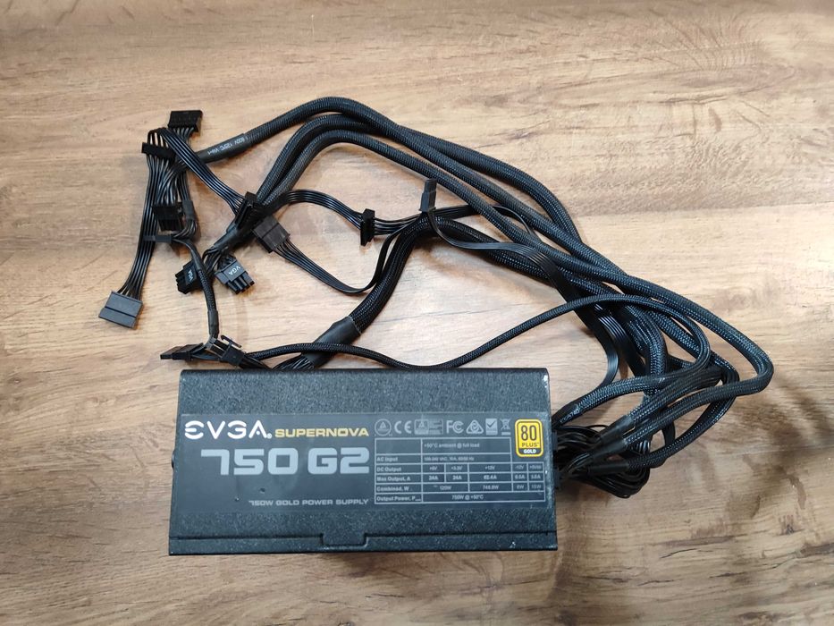 Sursa modulara EVGA SuperNOVA 750 G2