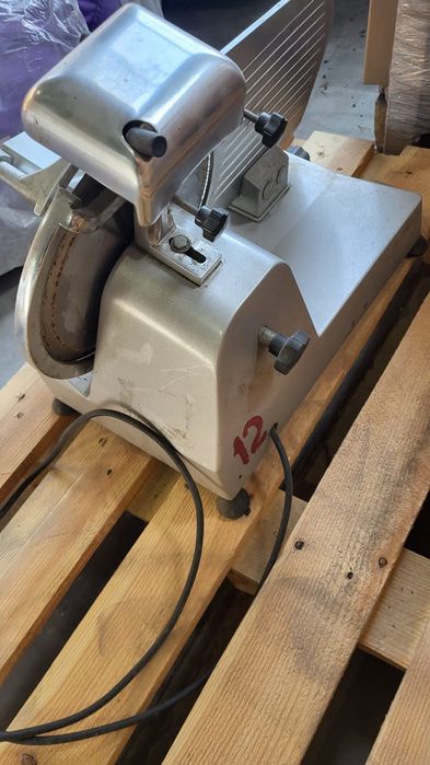 Слайсер Б/у цена договорная могу снизить цену, пишите тут или на ват