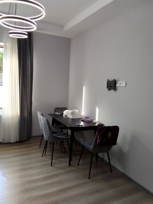 Цалковский 3 комнатная сдаётся  семя. Девушки, парни