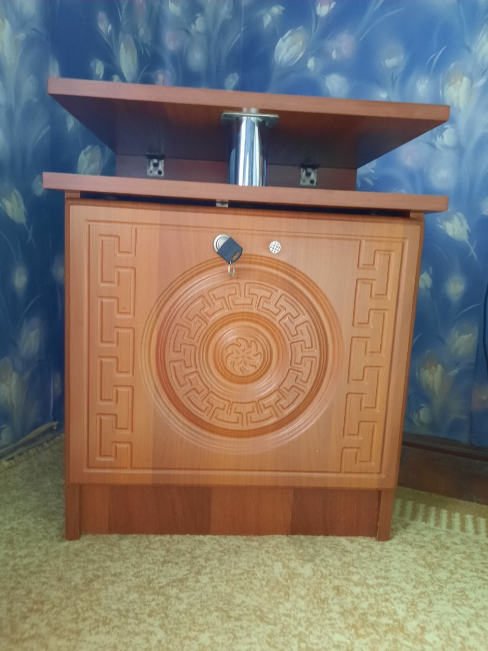 Тумбочки прикроватные.