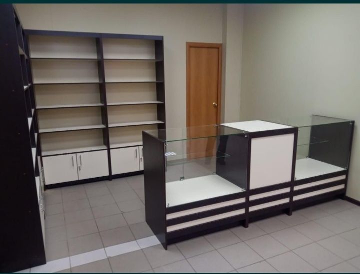 Polka vitrina stelaj mebel zakaz ofis magazin